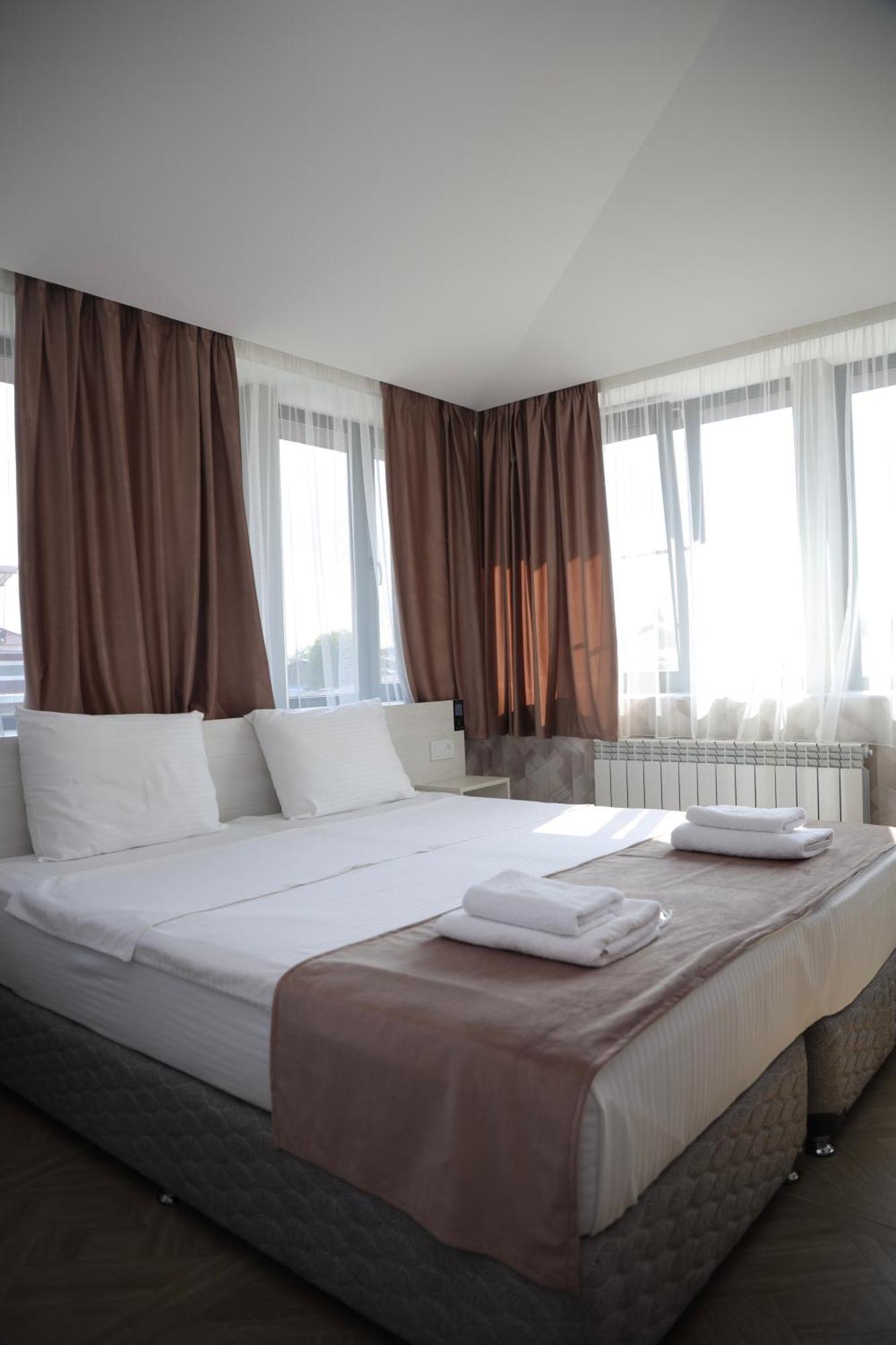 Chief Hotel Gyumri Eksteriør bilde